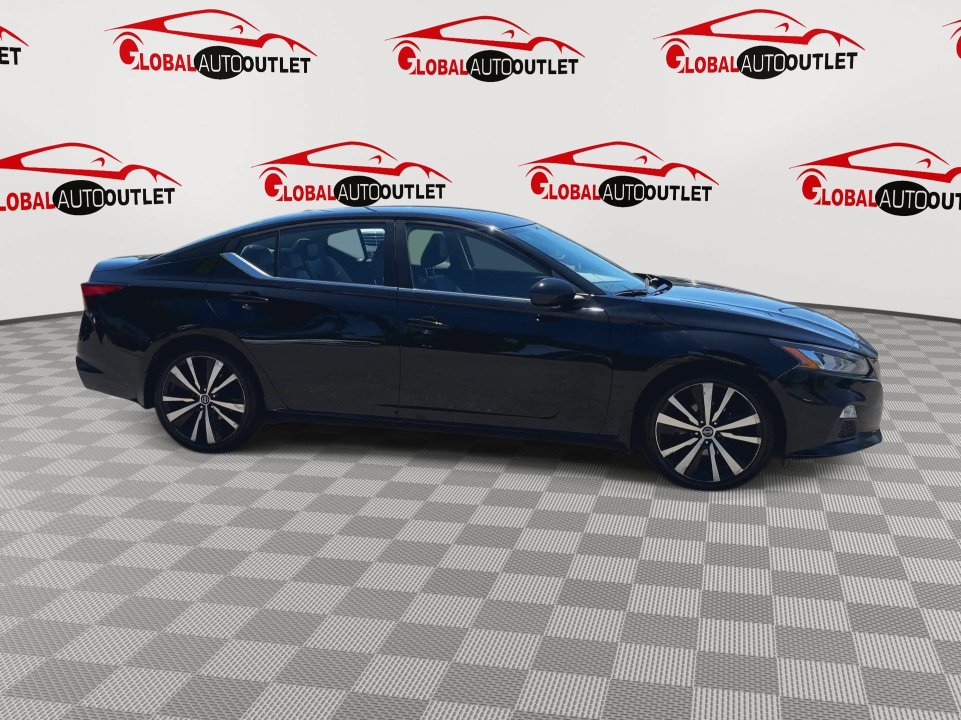 Used 2021 Nissan Altima 2.5 SR FWD image 9