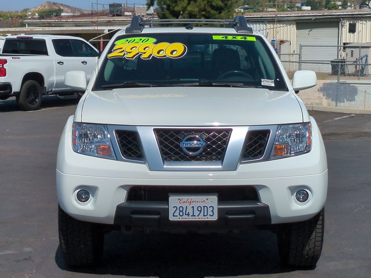 Used 2020 Nissan Frontier PRO-4X image 2