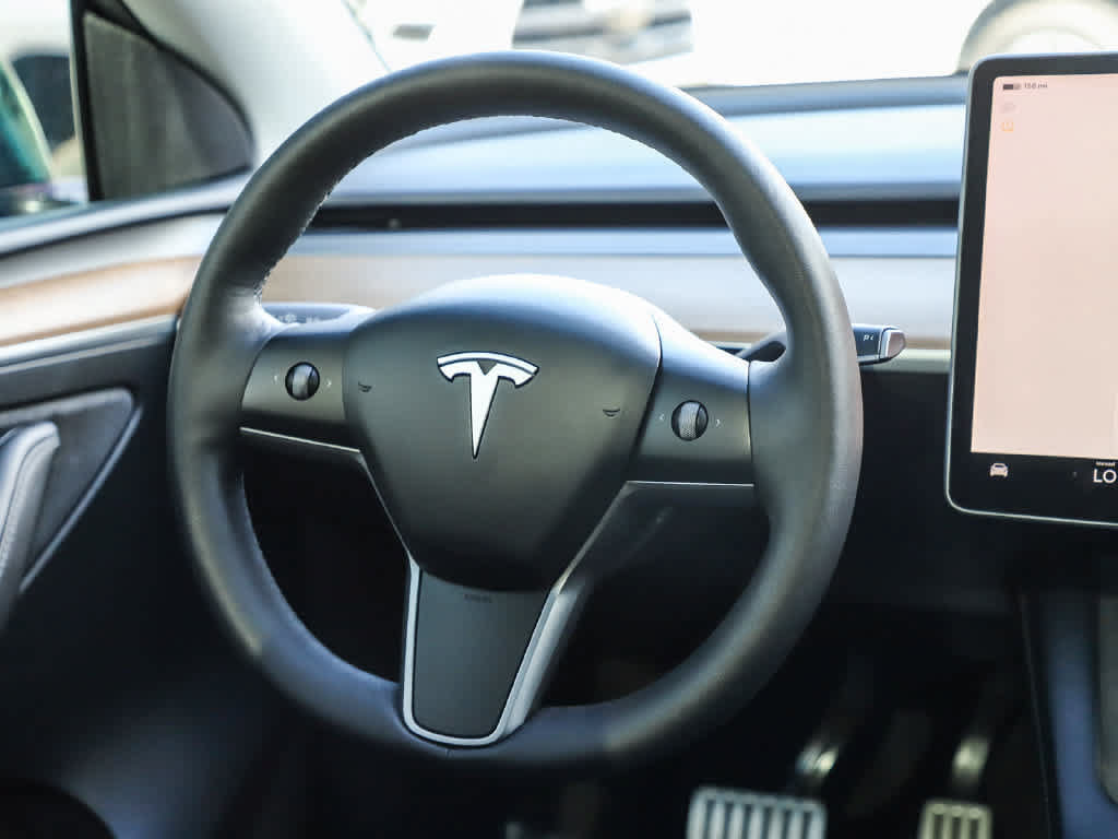 Used 2023 Tesla Model Y Performance AWD/4WD image 15