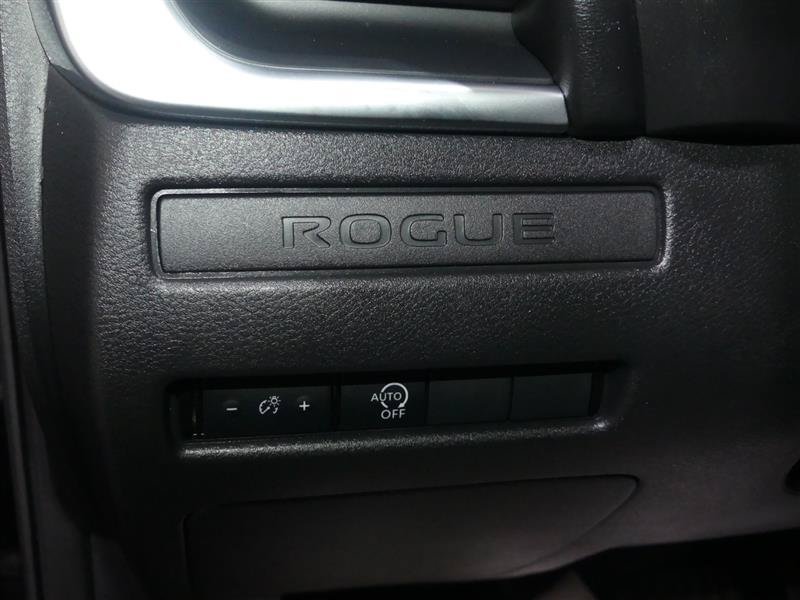 Used 2023 Nissan Rogue S FWD image 29