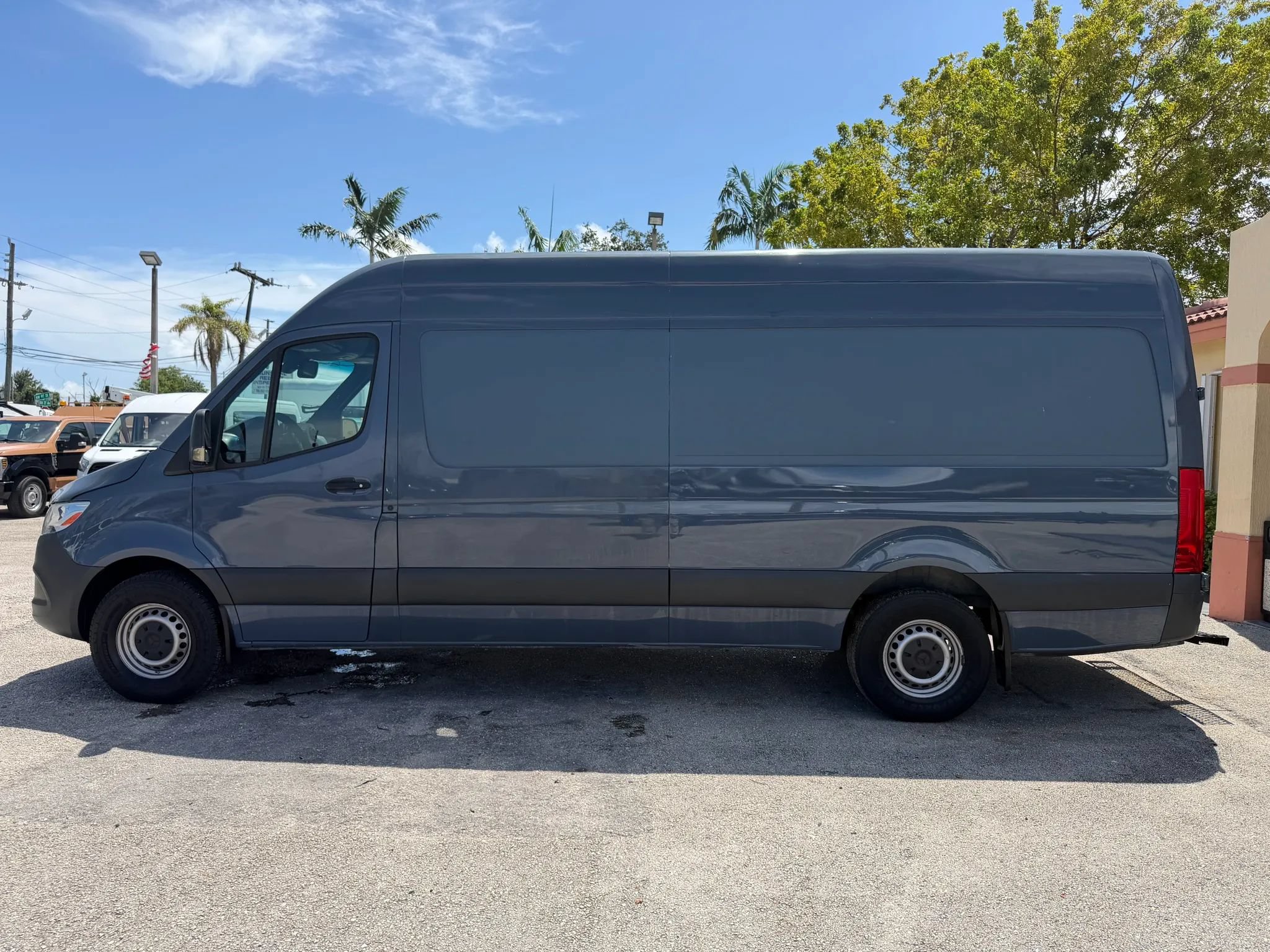 Used 2019 Mercedes-Benz Sprinter 2500 170 Extended Cargo image 2