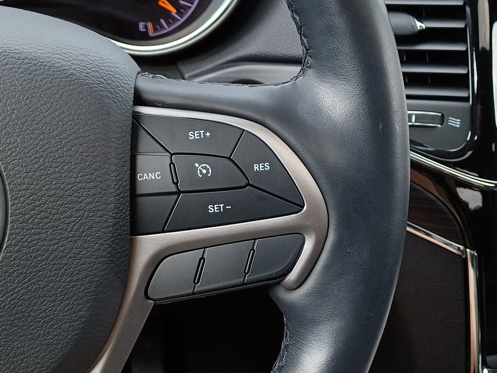 Used 2021 Jeep Grand Cherokee Limited AWD/4WD image 14