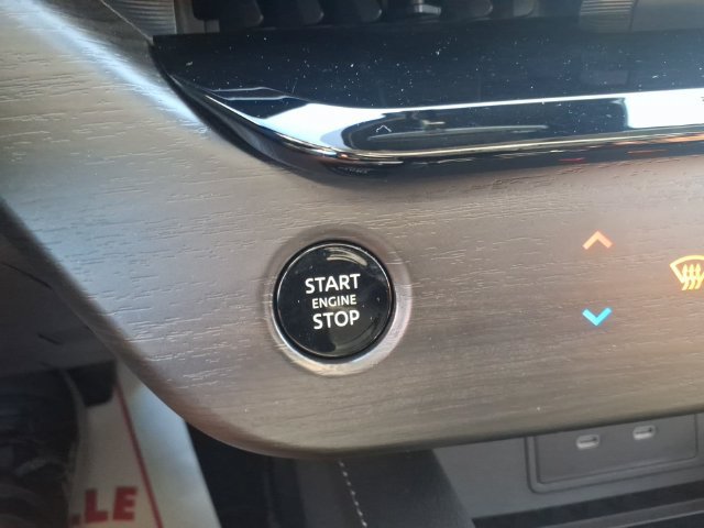 Used 2025 Nissan Murano SV FWD image 21