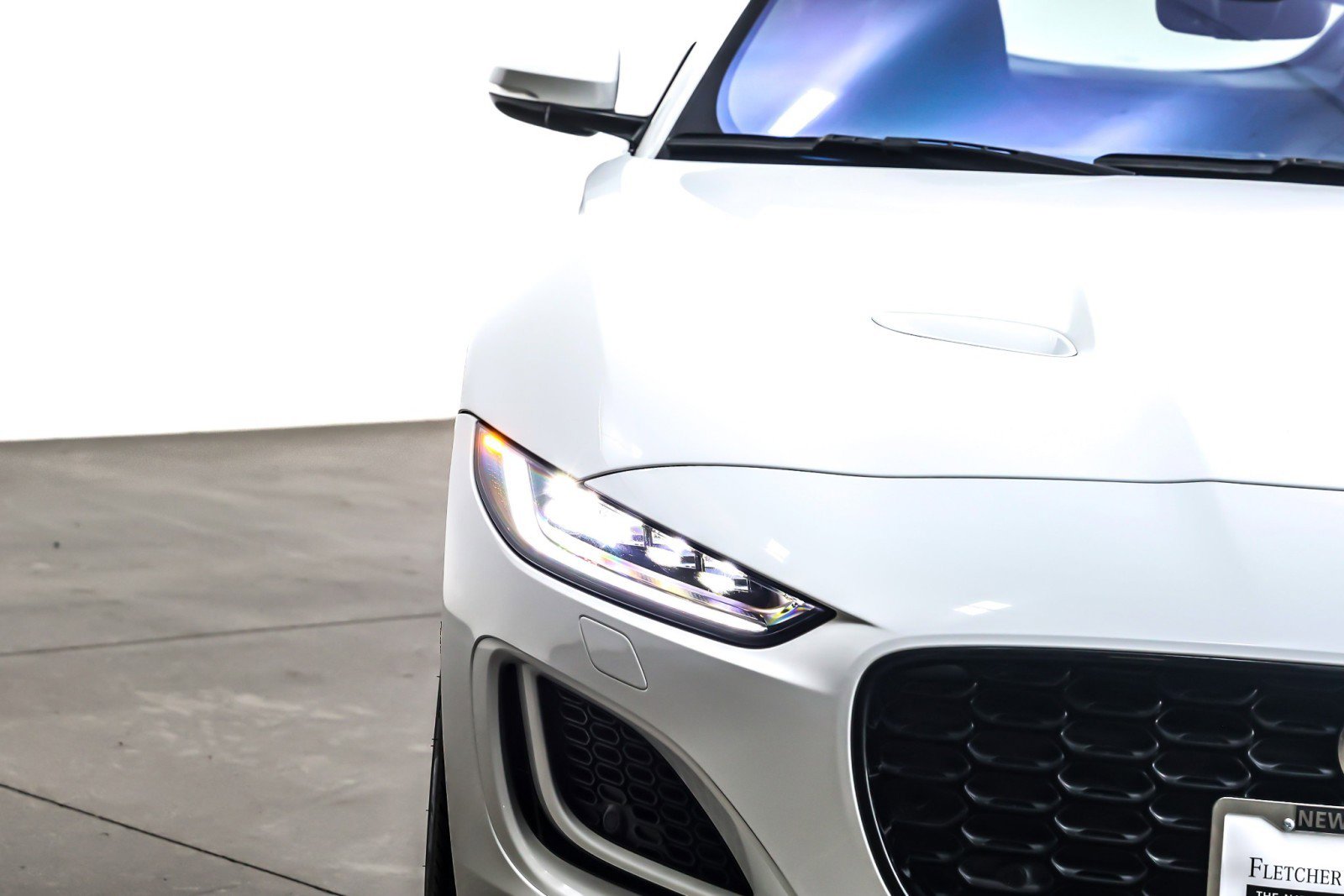 Used 2023 Jaguar F-TYPE R-Dynamic image 16