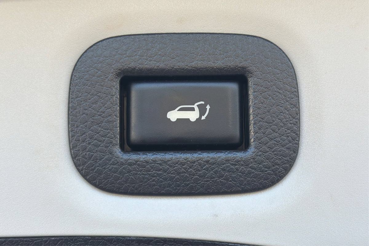 Used 2018 Nissan Rogue SV w/ Premium Package AWD/4WD image 27