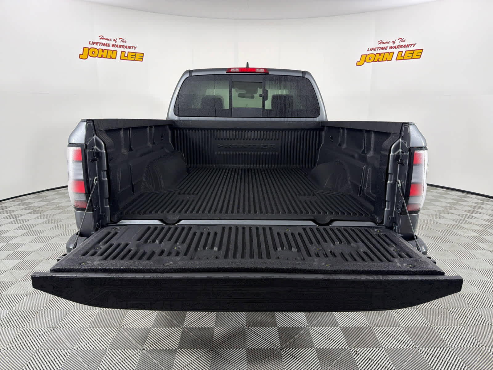 New 2026 Nissan Frontier S image 5