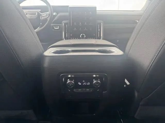 New 2026 GMC Yukon XL Denali w/ Sun & Power Step Package AWD/4WD image 22