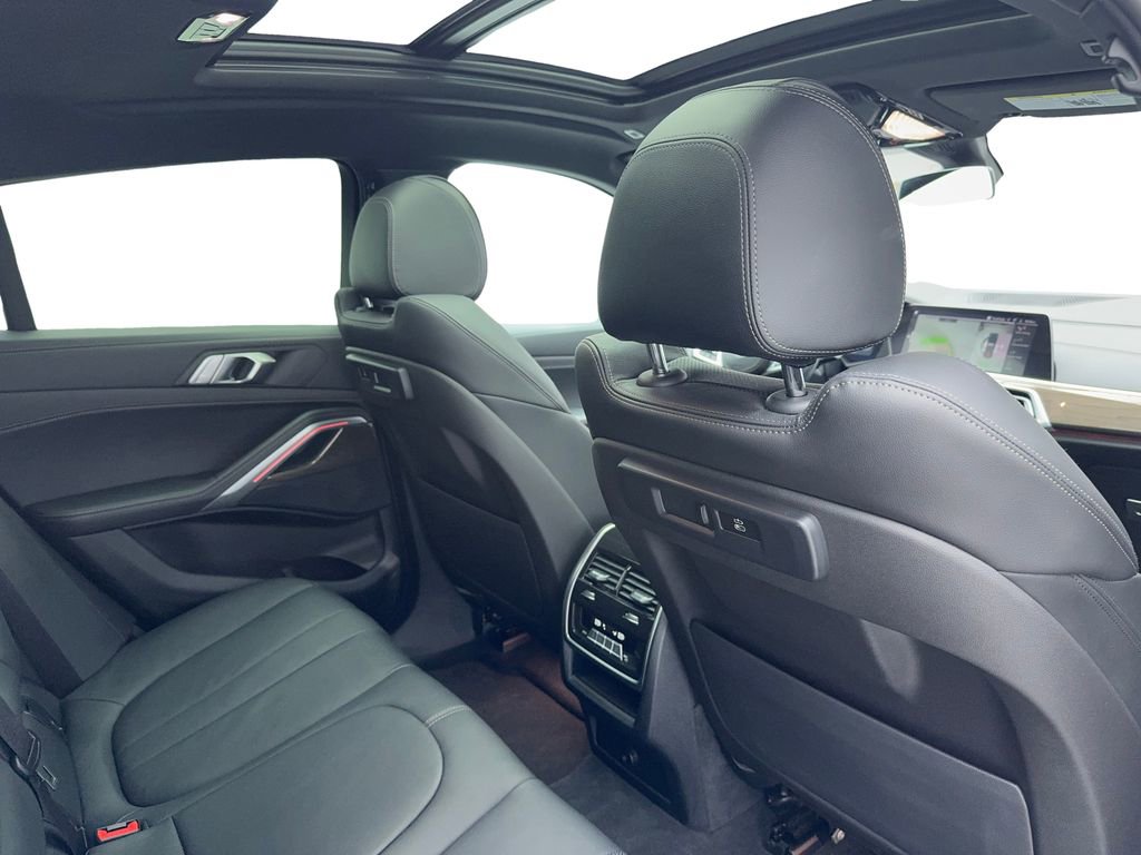 Used 2022 BMW X6 xDrive40i w/ M Sport Package image 49