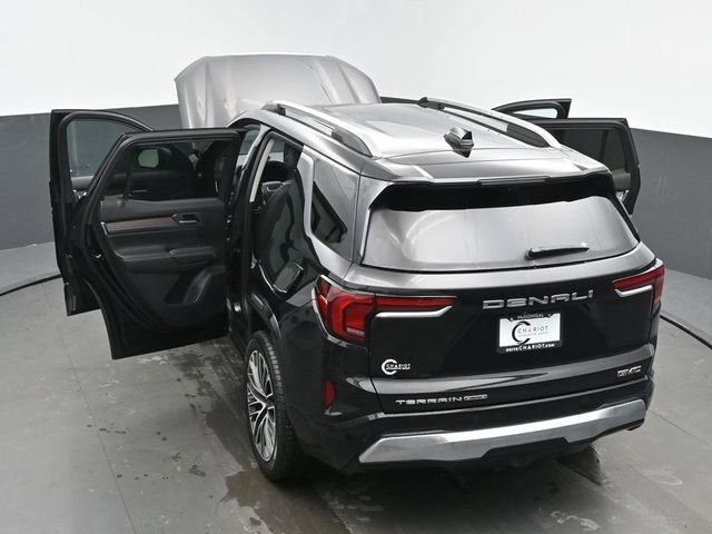New 2026 GMC Terrain Denali w/ LPO, Floor Liner Package image 64