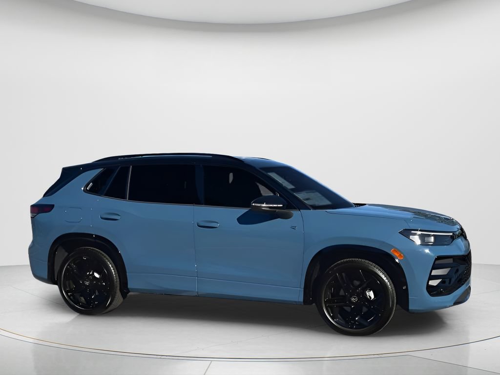 New 2026 Volkswagen Tiguan SE R-Line FWD image 2