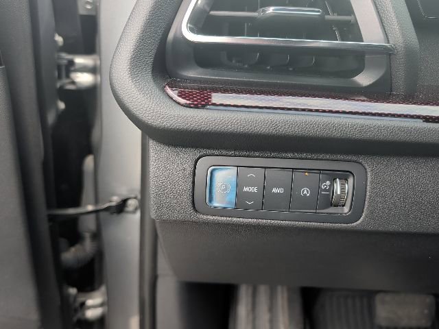 Used 2025 Chevrolet Traverse RS w/ LPO, Floor Liner Package AWD/4WD image 14