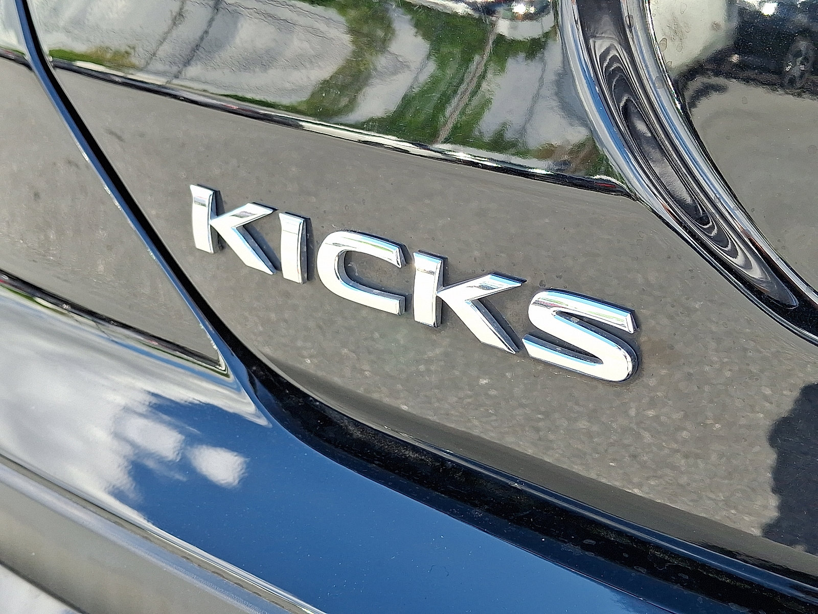 Certified 2023 Nissan Kicks SR w/ SR Premium Package FWD image 30