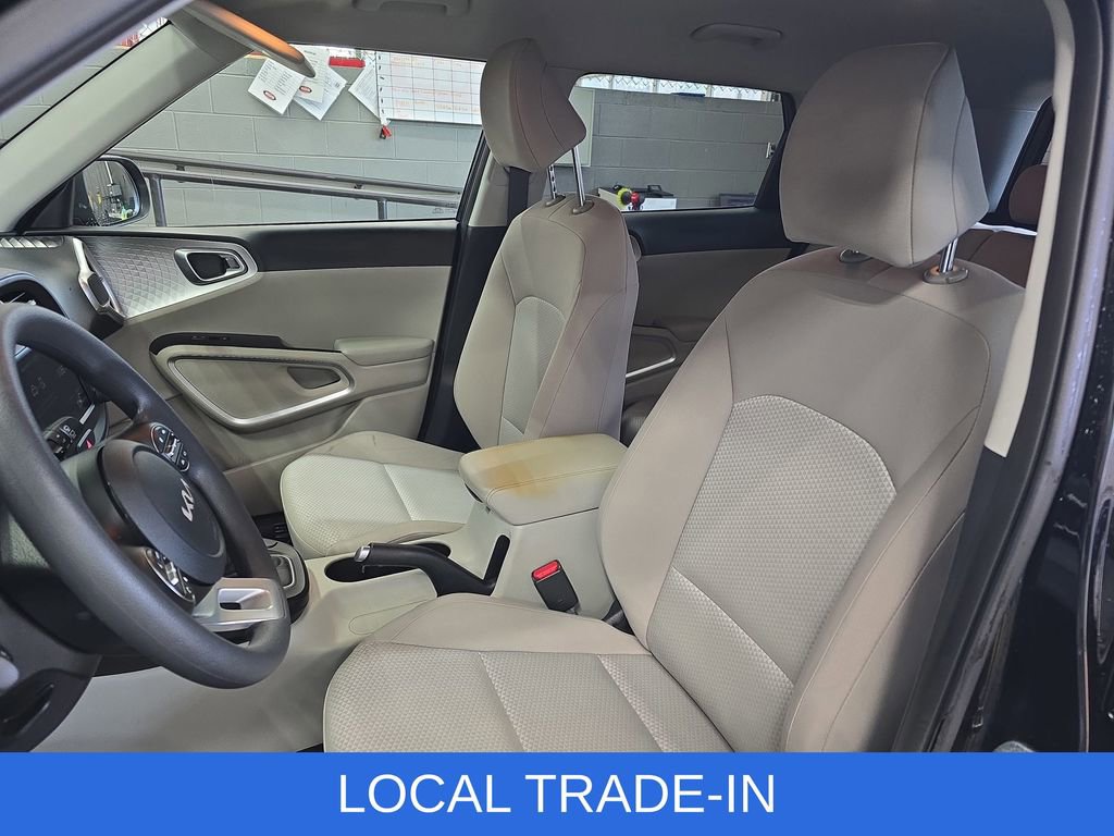 Used 2023 Kia Soul LX image 15
