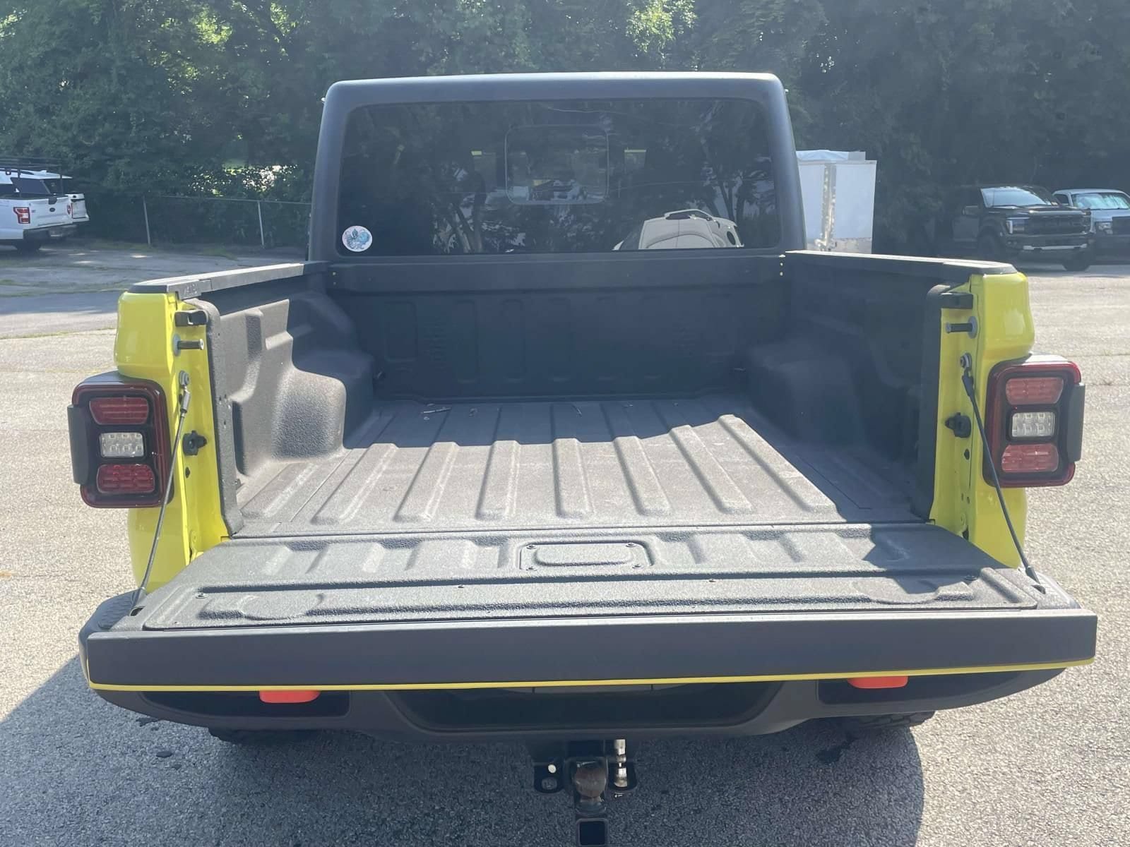 Used 2024 Jeep Gladiator Mojave w/ Convenience Group AWD/4WD image 28