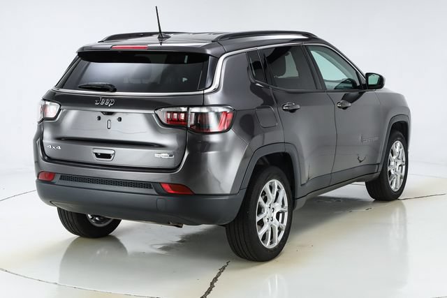 Used 2022 Jeep Compass Latitude AWD/4WD image 13