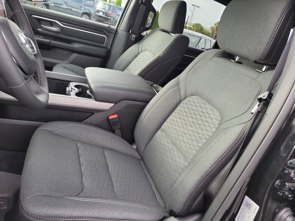 New 2026 RAM 1500 4x4 Crew Cab image 17