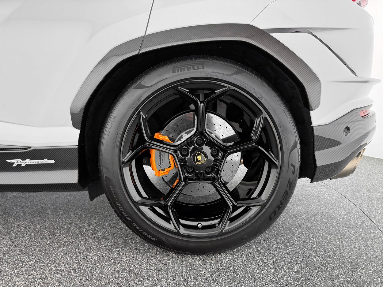 Used 2024 Lamborghini Urus Performante image 35