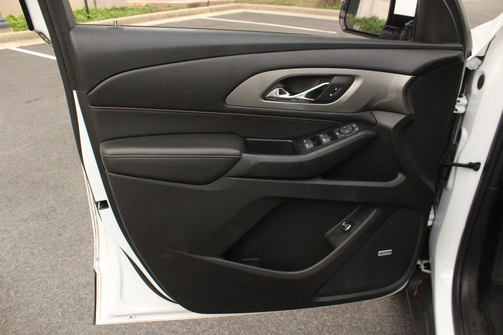 Used 2019 Chevrolet Traverse LT w/ LT Premium Package AWD/4WD image 15