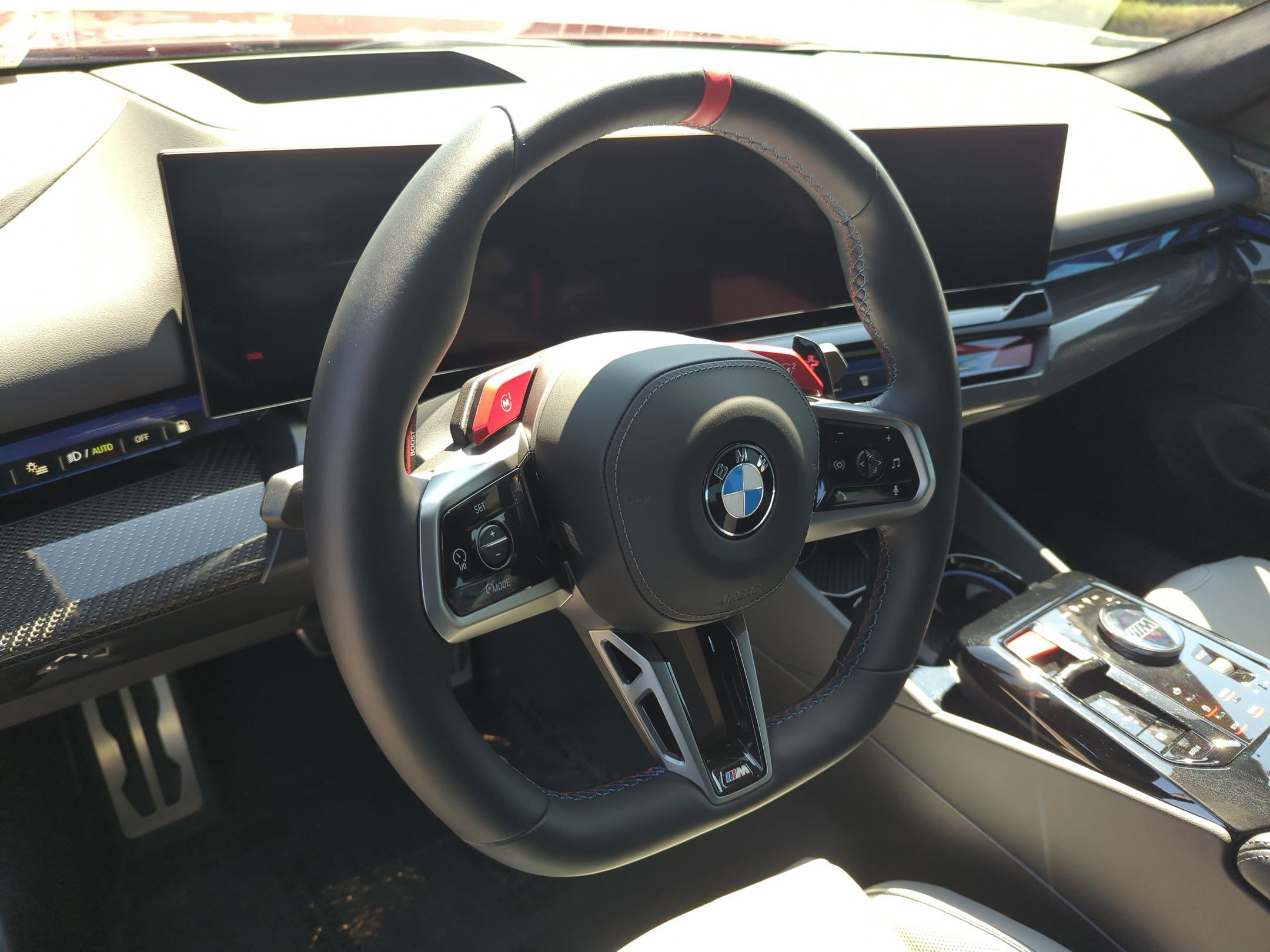 Used 2025 BMW M5 w/ Carbon Package image 18