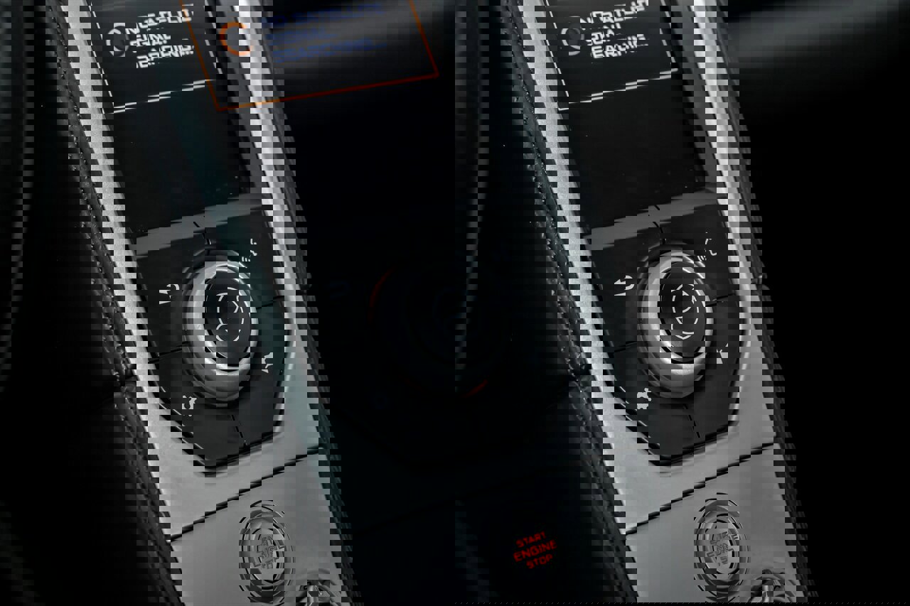 Used 2015 McLaren 650S Spider image 35