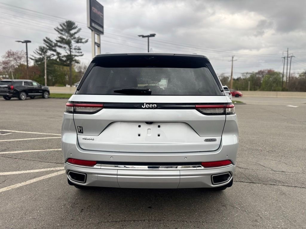 Used 2022 Jeep Grand Cherokee Overland w/ Luxury Tech Group IV AWD/4WD image 6