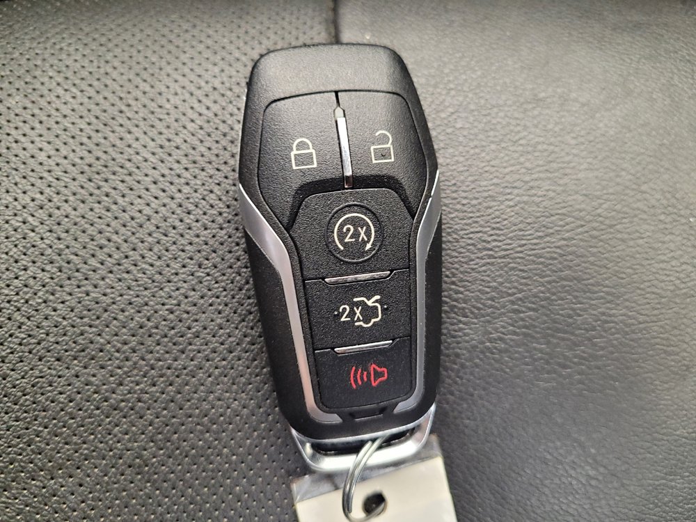 Used 2014 Ford Fusion Titanium FWD image 32