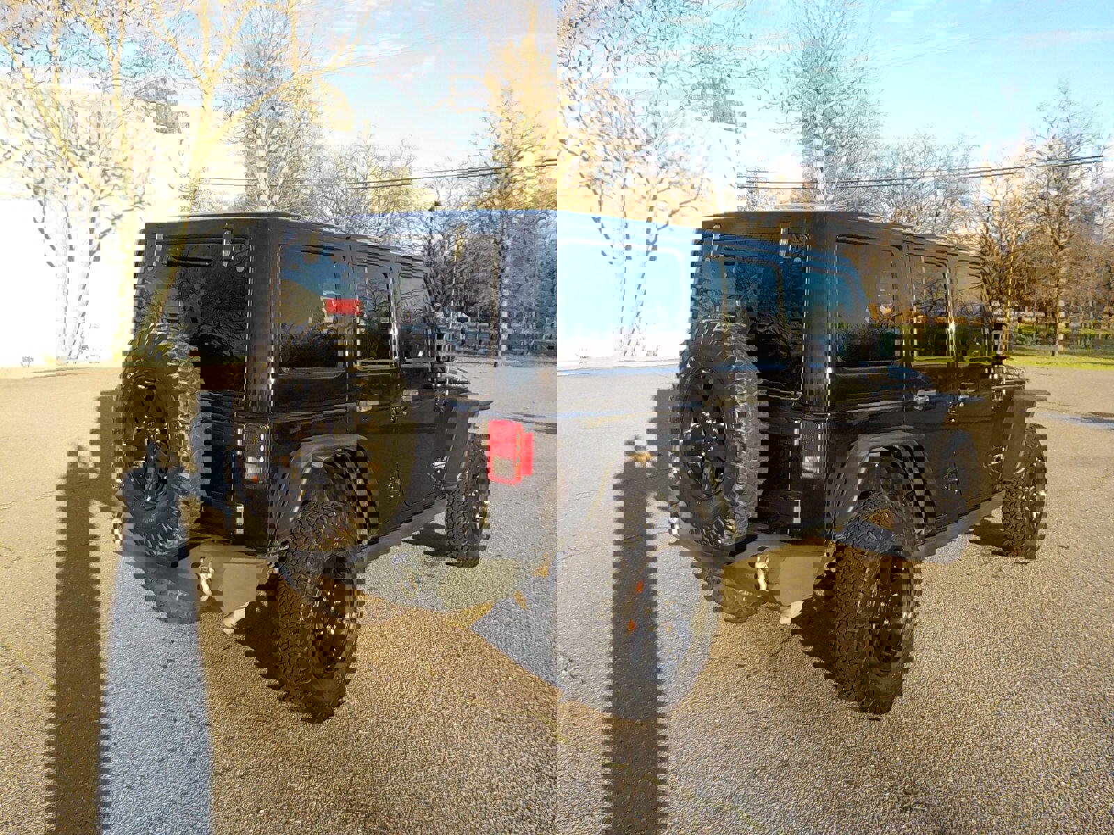 Used 2016 Jeep Wrangler Unlimited Rubicon w/ Connectivity Group image 6