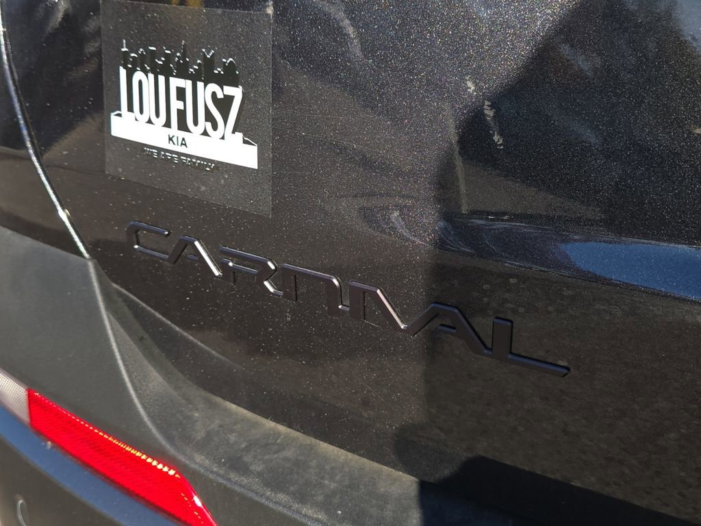 New 2026 Kia Carnival SX w/ SX Dark Edition Package image 17