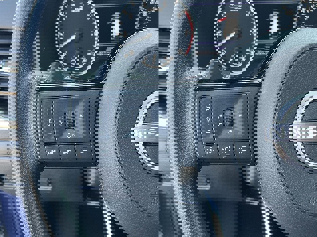 Certified 2022 Nissan Rogue SV image 11