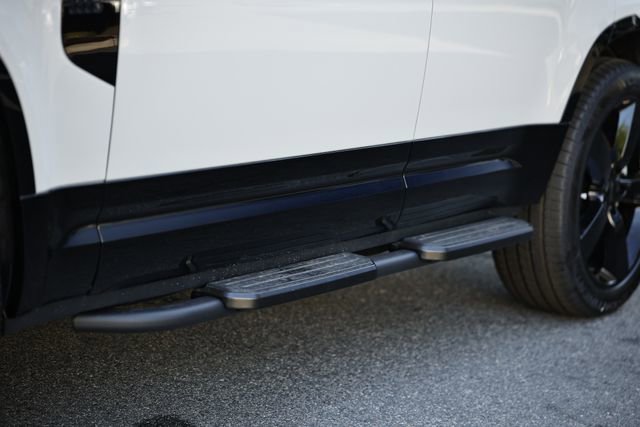 New 2026 Land Rover Defender 110 X-Dynamic SE AWD/4WD image 4