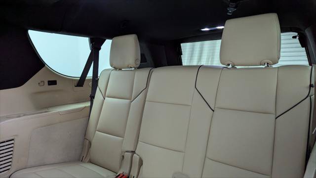 Used 2023 Cadillac Escalade ESV Premium Luxury w/ Performance Package AWD/4WD image 18