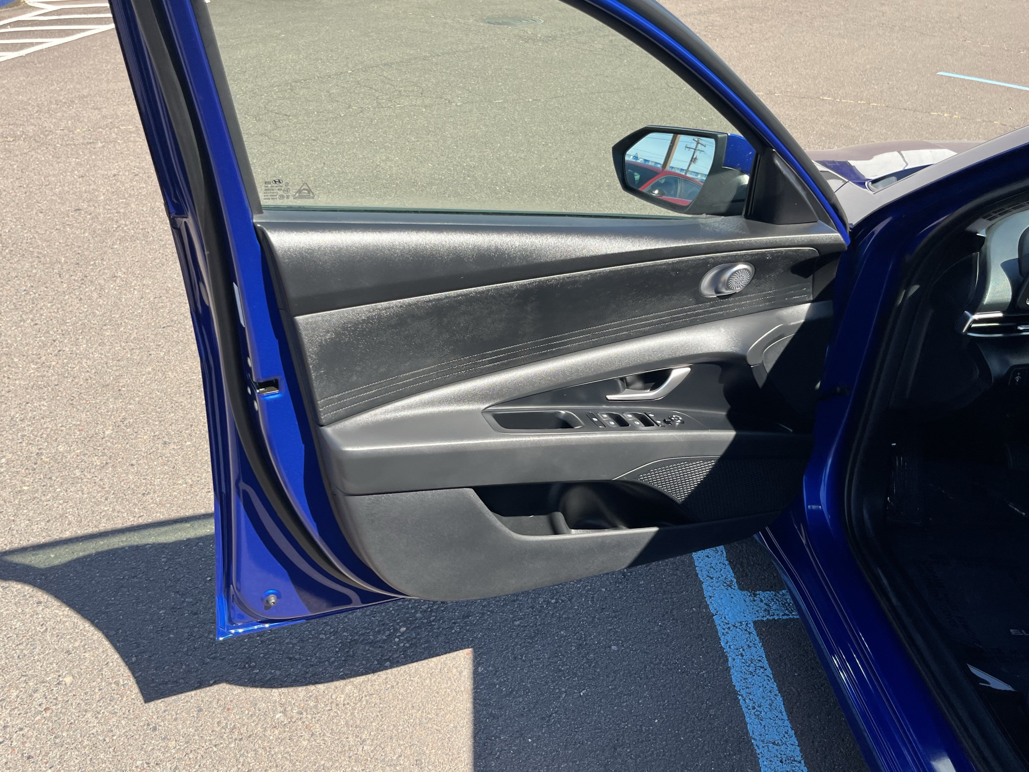Certified 2025 Hyundai Elantra Hybrid FWD image 13