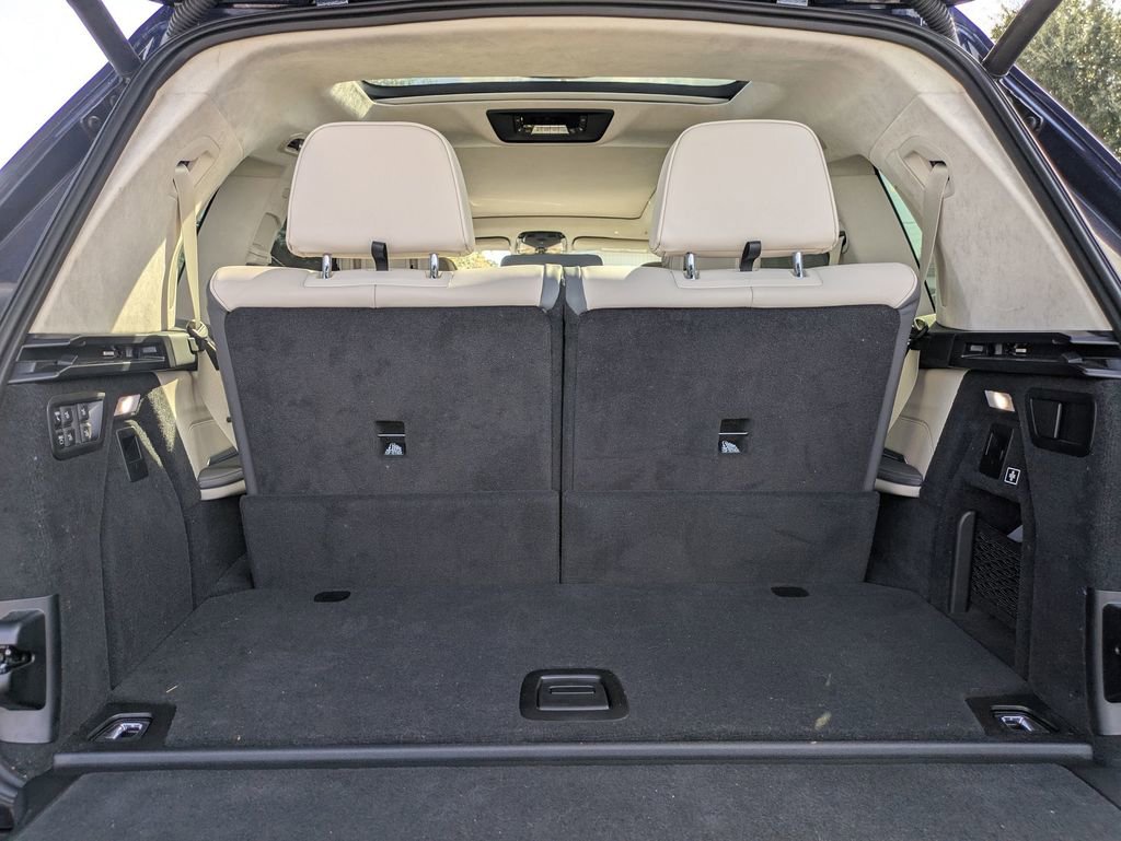 Used 2023 BMW X7 M60i w/ Executive Package image 30