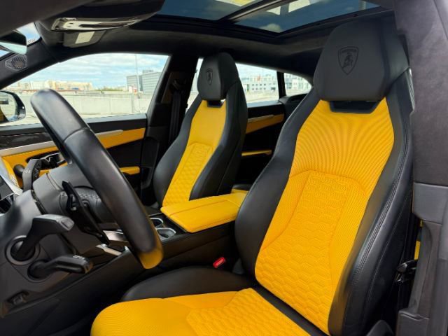 Used 2020 Lamborghini Urus image 13