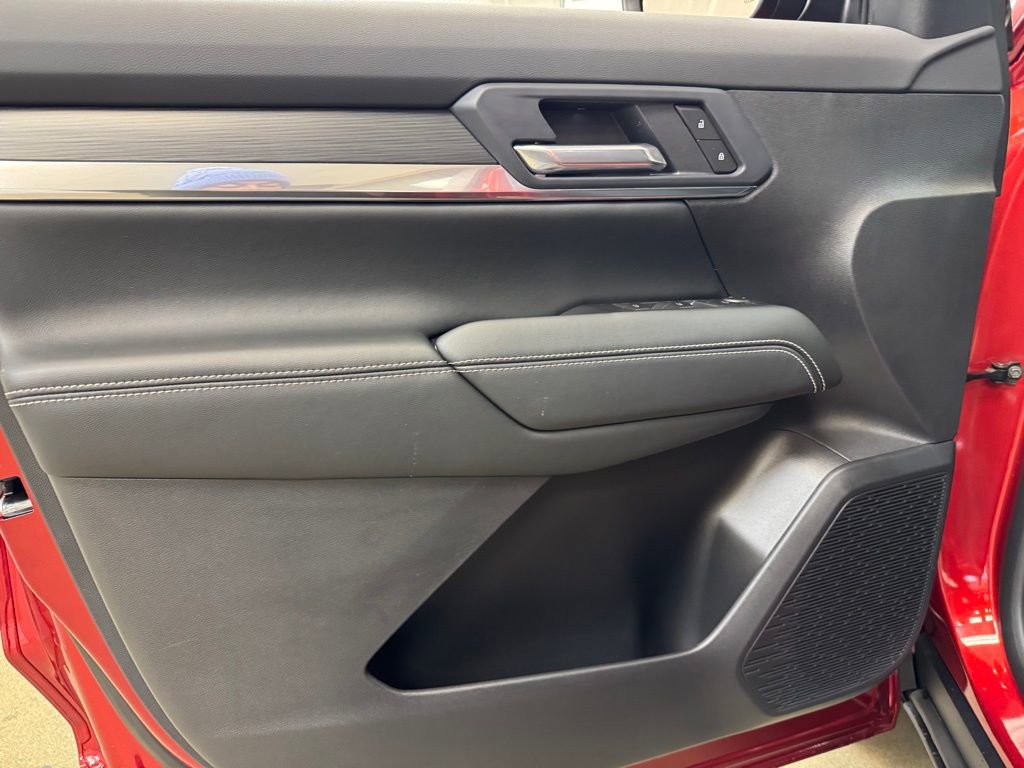 New 2026 GMC Terrain Elevation w/ Black Edition AWD/4WD image 8