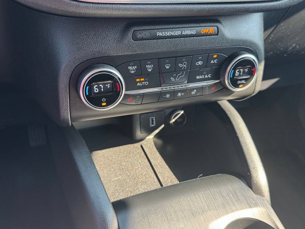 Certified 2020 Ford Escape Titanium AWD/4WD image 34