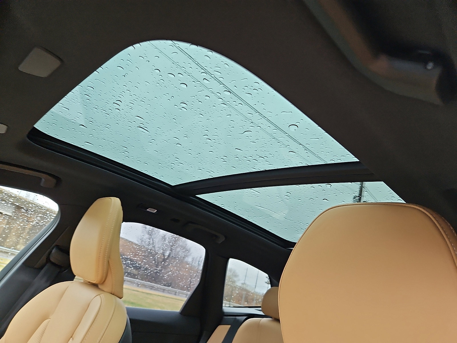 Certified 2024 Volvo XC60 B5 Ultimate w/ Climate Package image 14