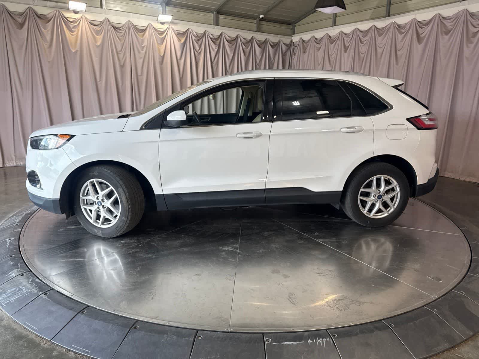 Used 2022 Ford Edge SEL w/ Convenience Package AWD/4WD image 8