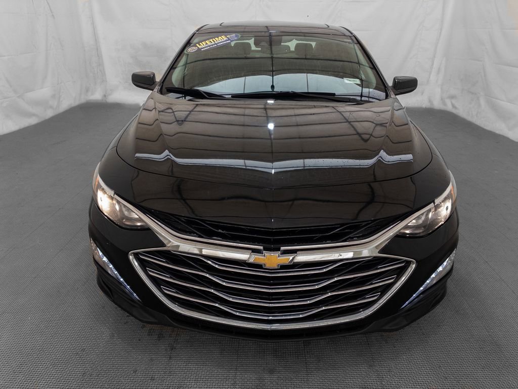 Used 2019 Chevrolet Malibu Hybrid w/ Leather Package image 2