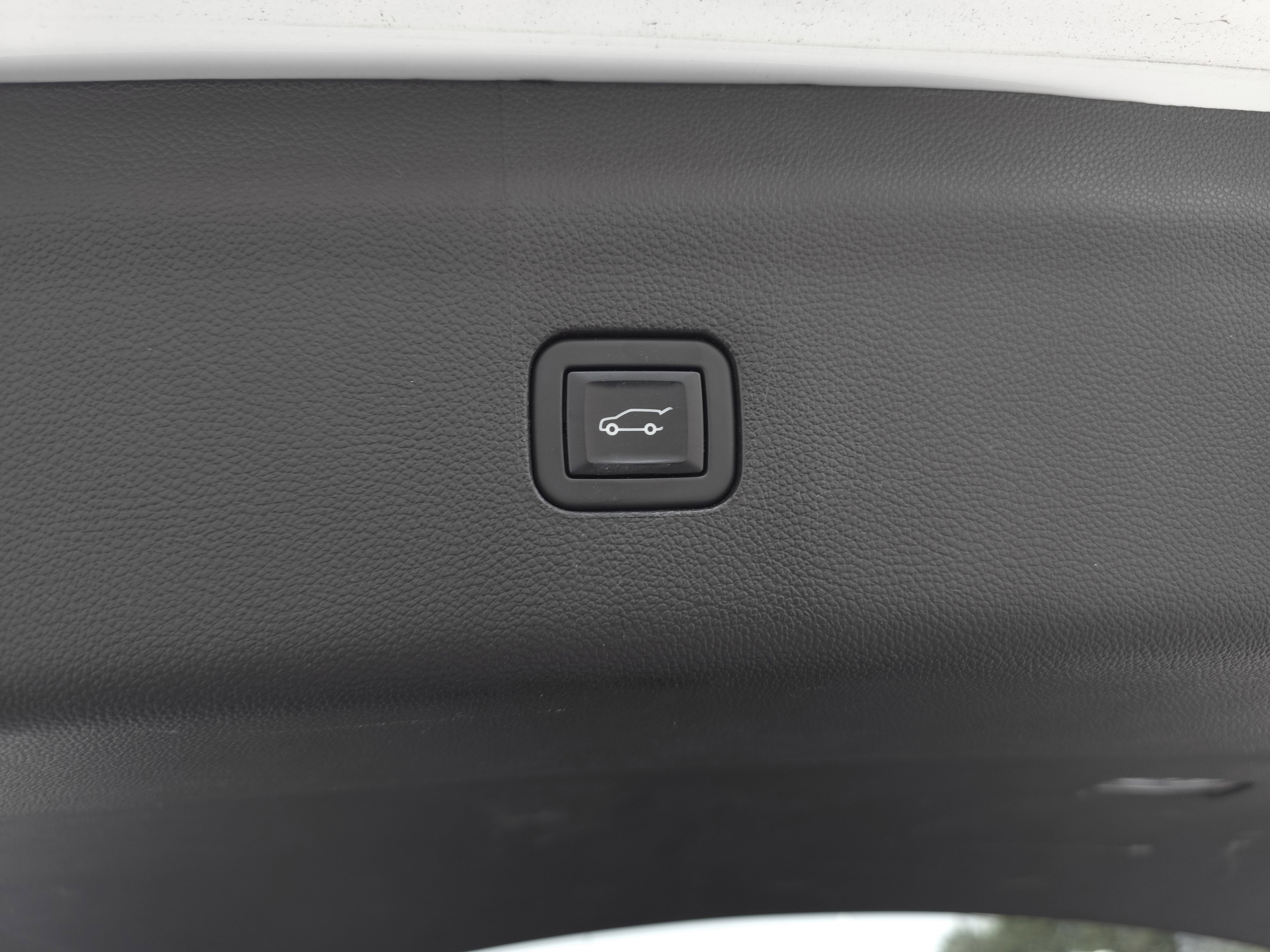 Used 2023 Buick Enclave Essence image 35