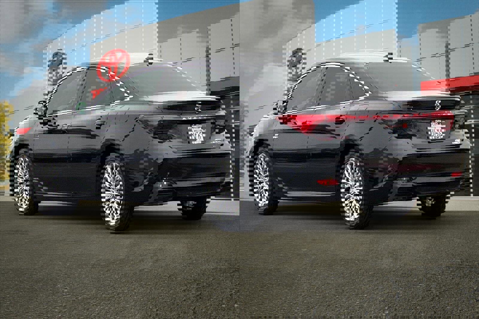 Certified 2020 Toyota Avalon Limited image 5