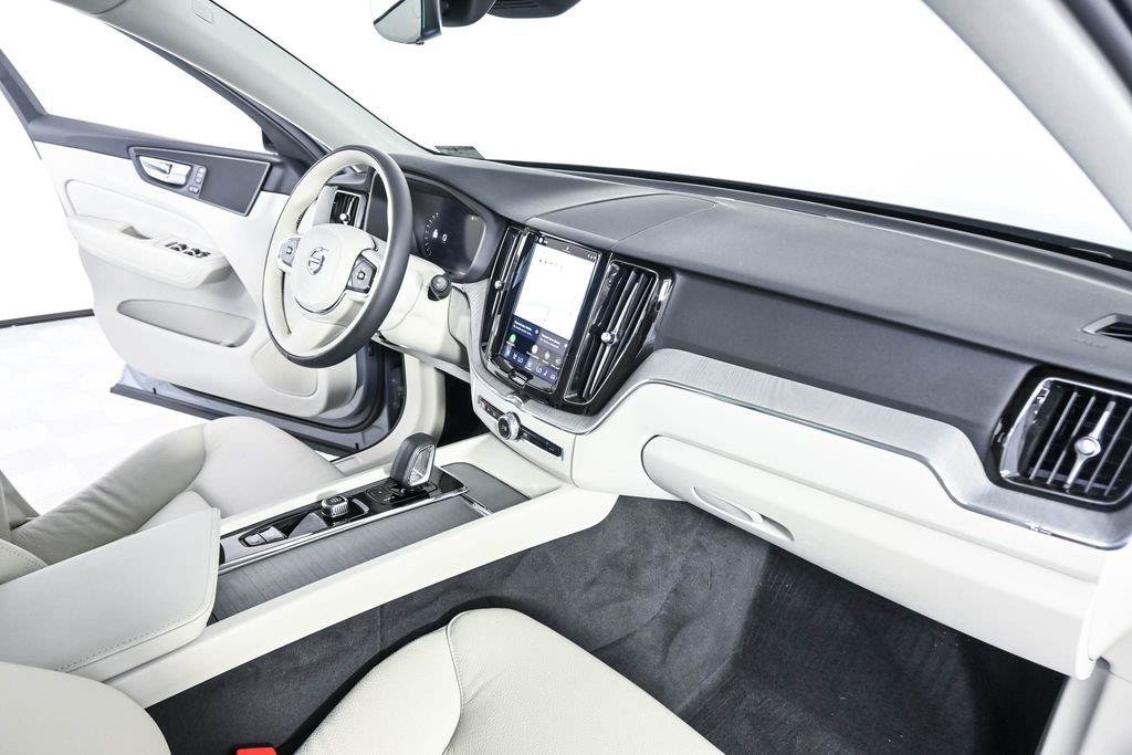 Certified 2024 Volvo XC60 T8 Plus w/ Protection Package Premier AWD/4WD image 25