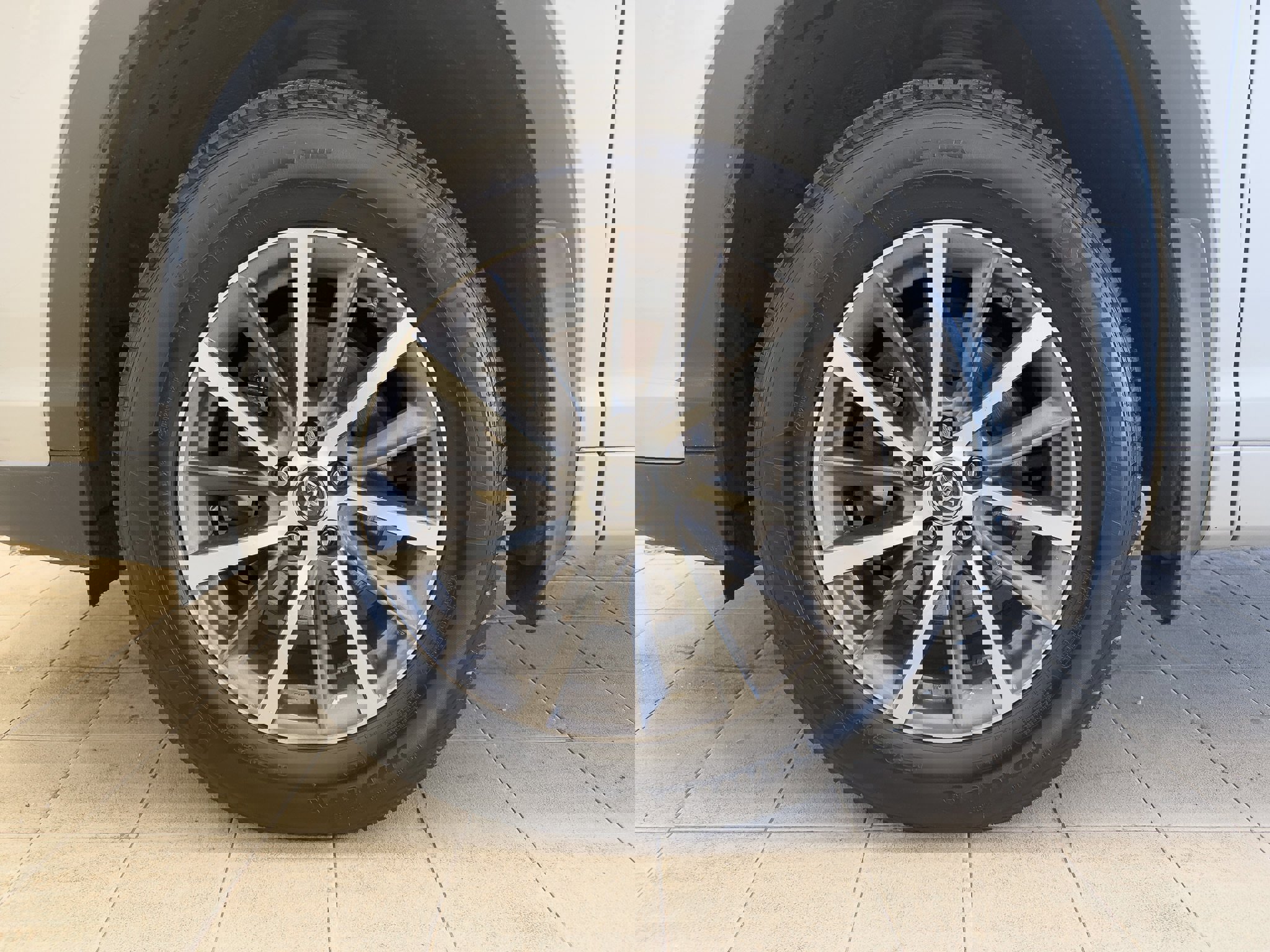 Used 2017 Toyota Highlander SE image 12