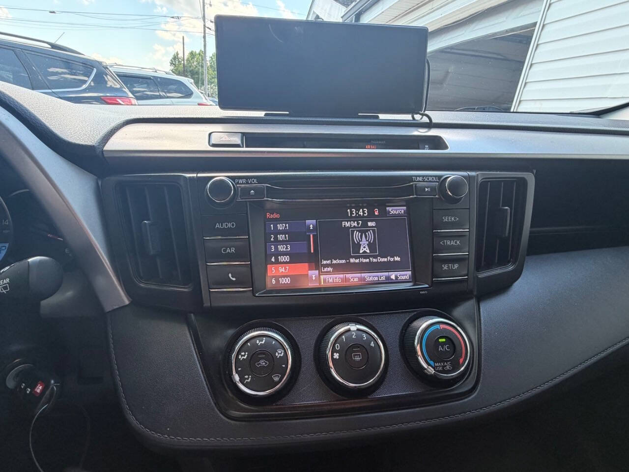 Used 2016 Toyota RAV4 LE FWD image 17