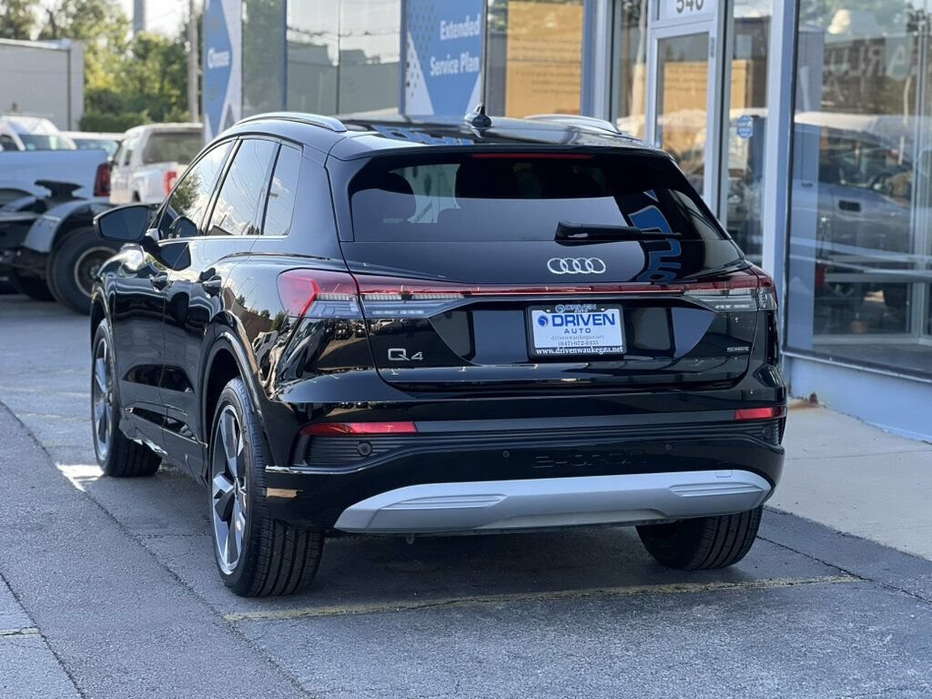 Used 2022 Audi Q4 e-tron Premium Plus w/ Premium Plus AWD/4WD image 32