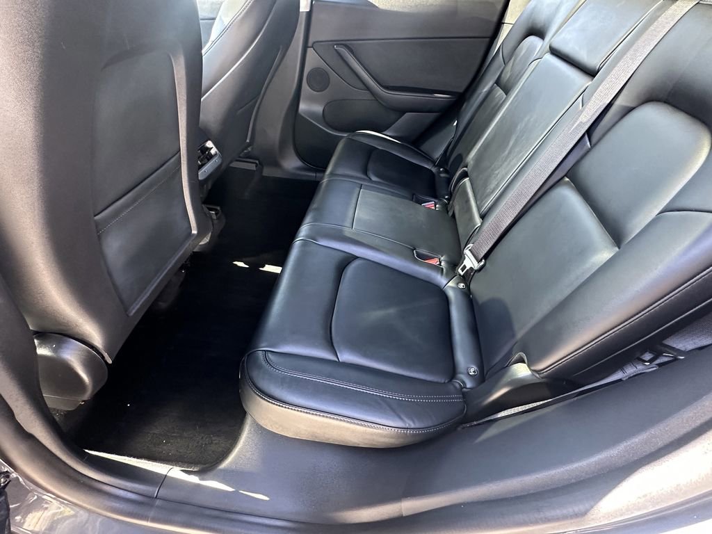 Used 2021 Tesla Model Y Long Range image 22