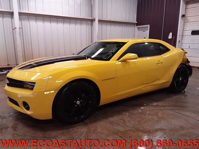 Used 2013 Chevrolet Camaro LT RWD image 2