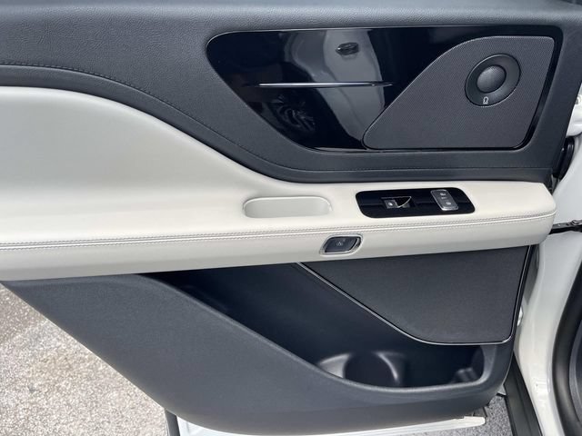 New 2026 Lincoln Aviator AWD image 19