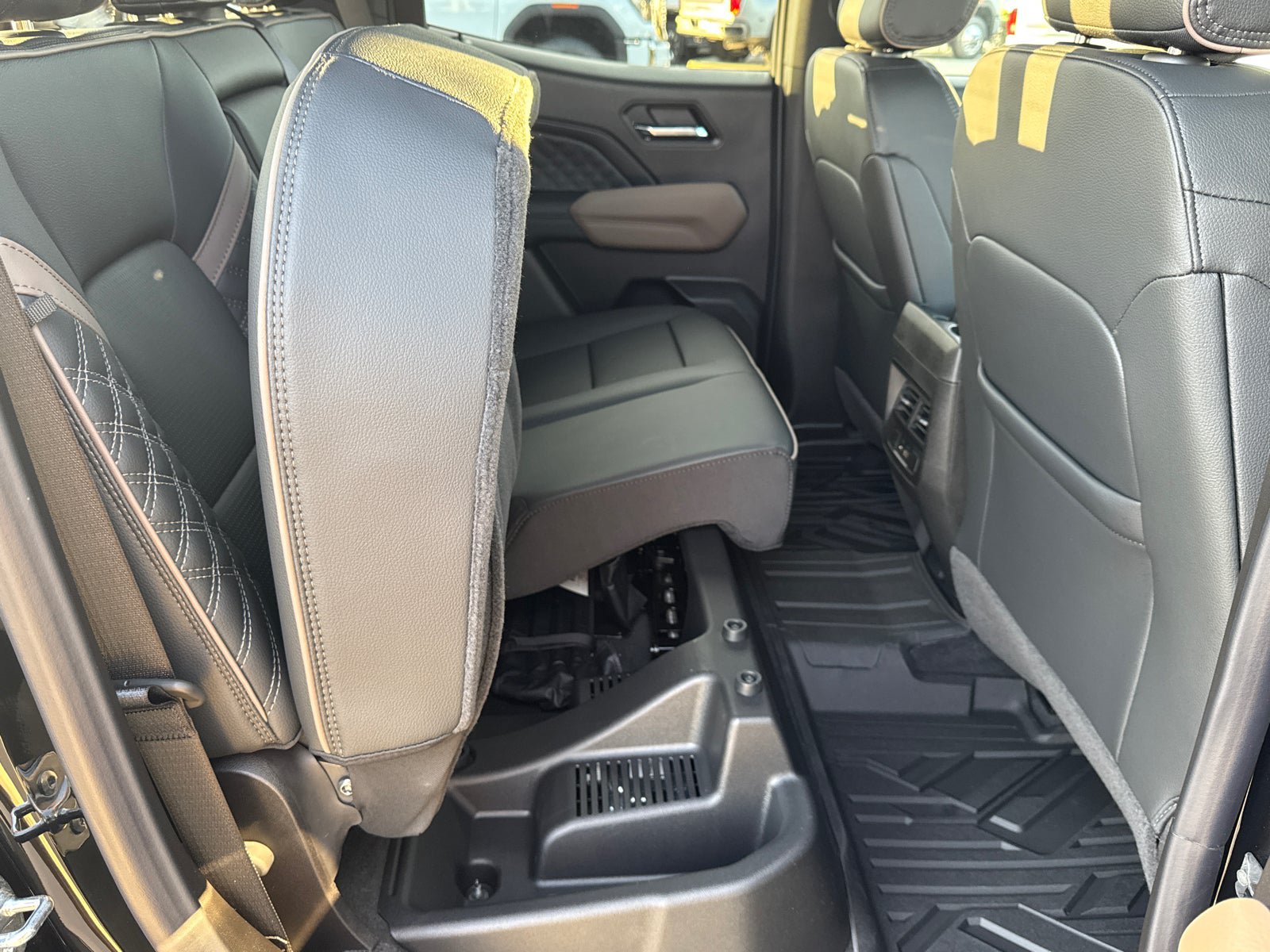 Used 2026 GMC Canyon Denali AWD/4WD image 18