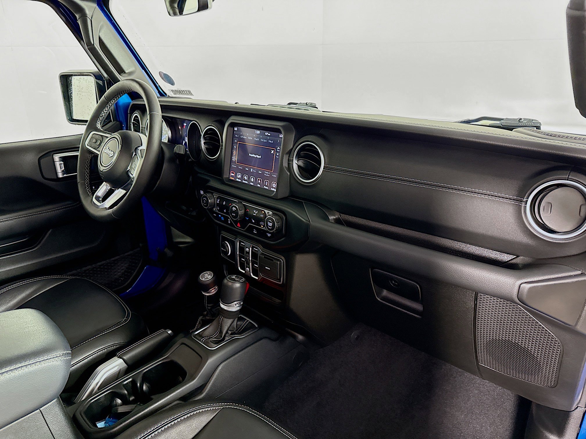 Used 2023 Jeep Wrangler Unlimited Sahara w/ Cold Weather Group image 35